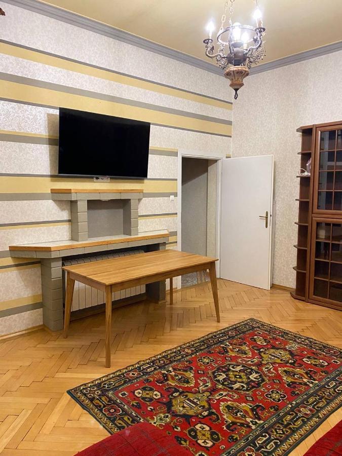 Happy Apartment On Kopernik 30 Lviv Ngoại thất bức ảnh