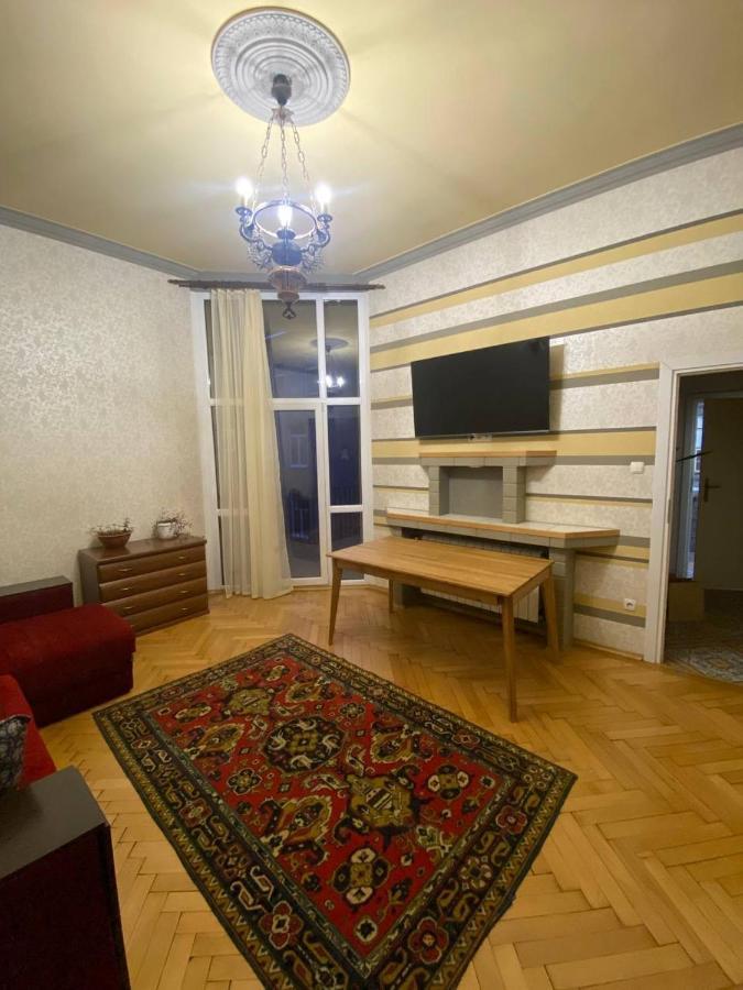 Happy Apartment On Kopernik 30 Lviv Ngoại thất bức ảnh