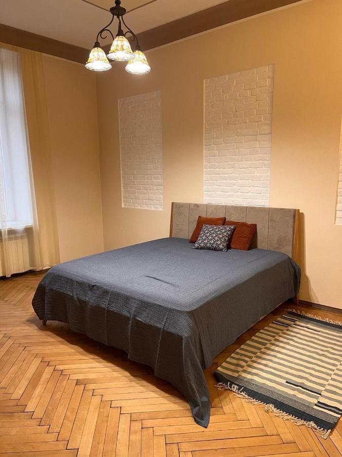 Happy Apartment On Kopernik 30 Lviv Ngoại thất bức ảnh